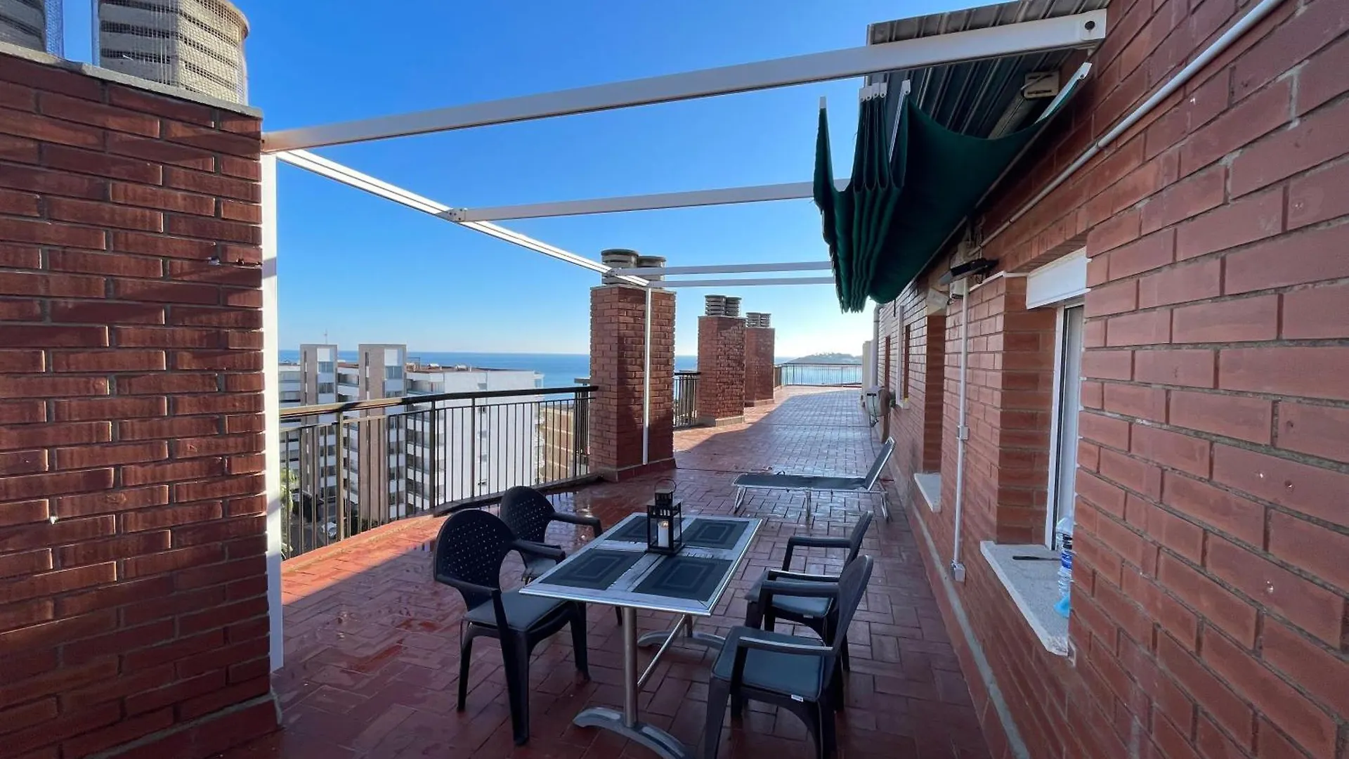 דירות Atico Con Terraza En לה פינדה